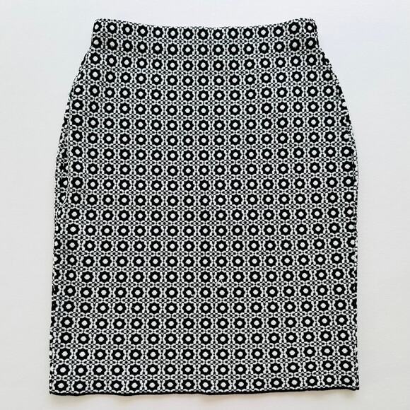 Etcetera Ladies Black & White Skirt Size Small Stretch Geometric Short Casual - Picture 7 of 8